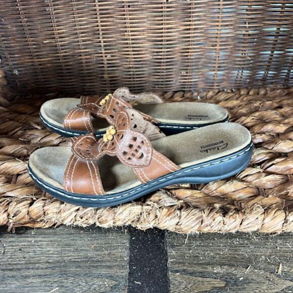 Clarks Women's Brown Leather Open Toe Slides Sandals Size 7 - Picture 2 of 7